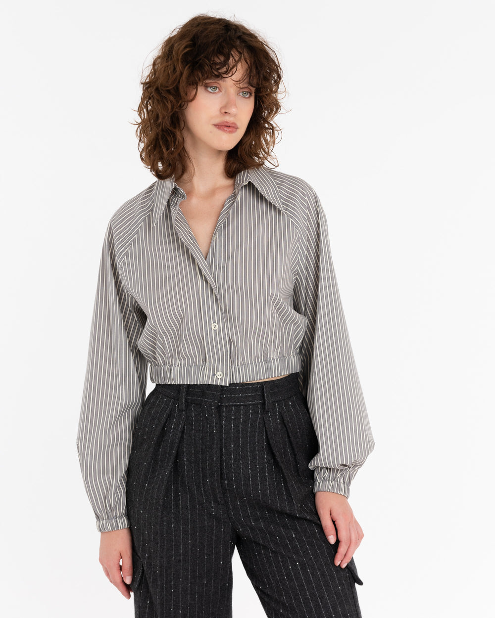 gray stretch cotton blend cropped shirt