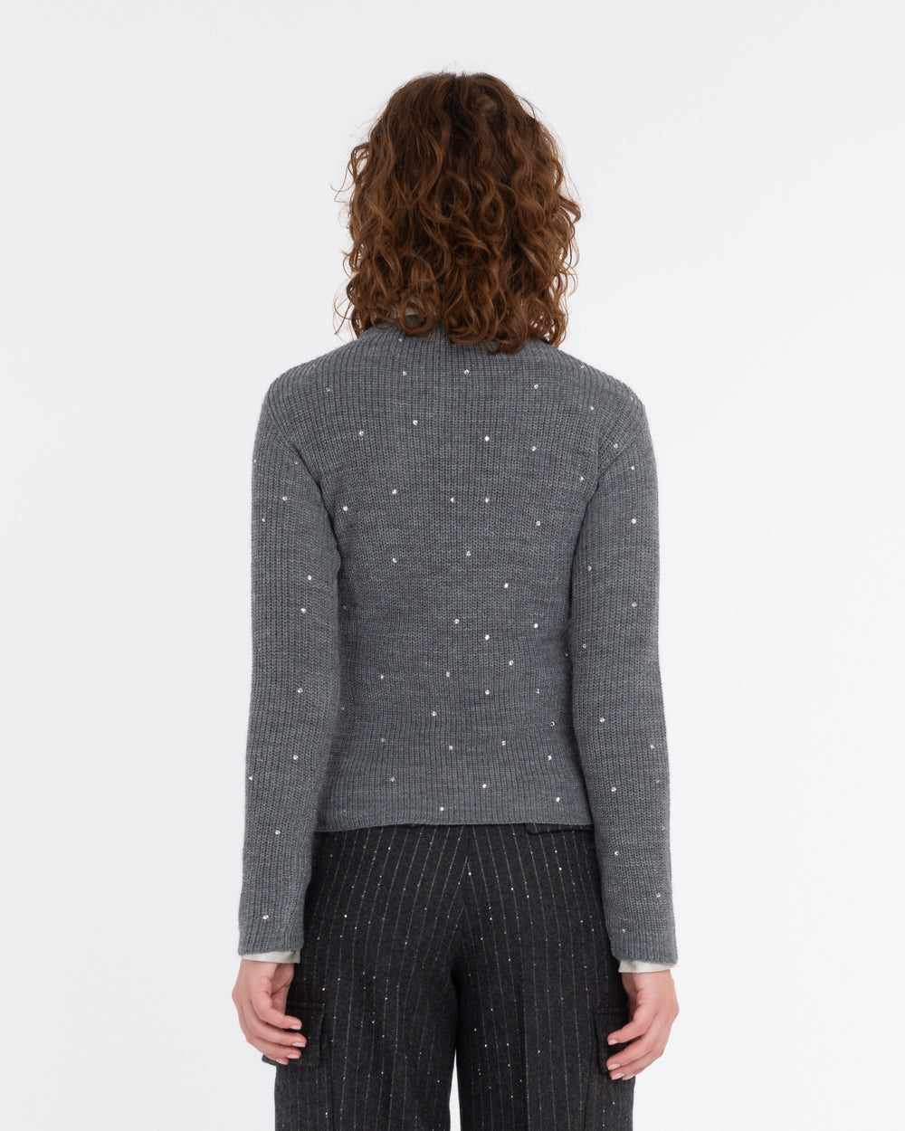 gray english rib knit with appliqués